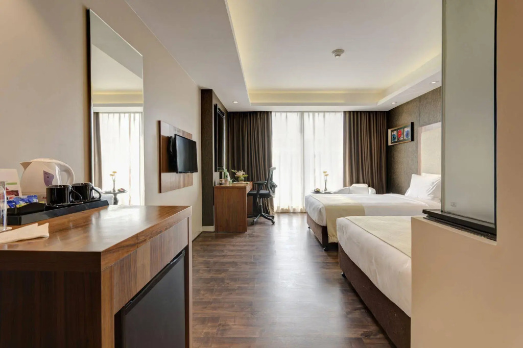 Holiday Inn Kolkata Airport by IHG