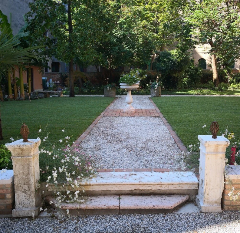 Cinqueteste Luxury Home