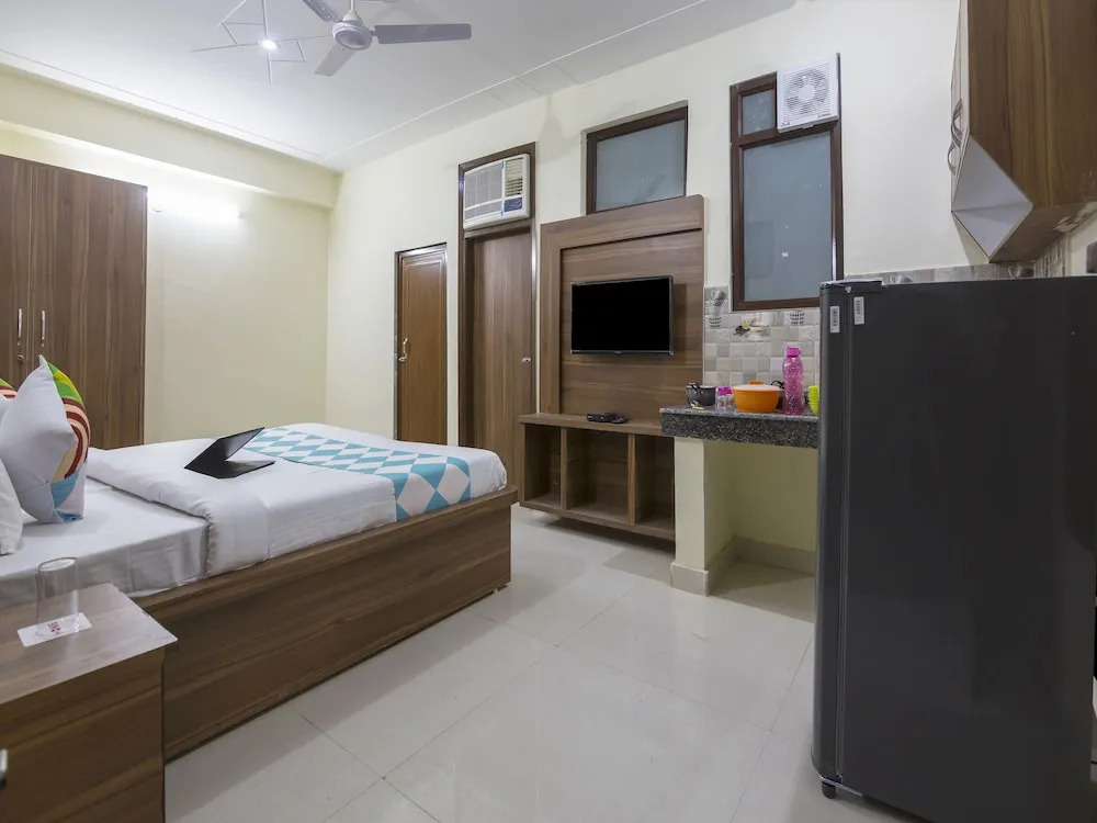 OYO 26891 Home Elegant Studio DLF Phase 3