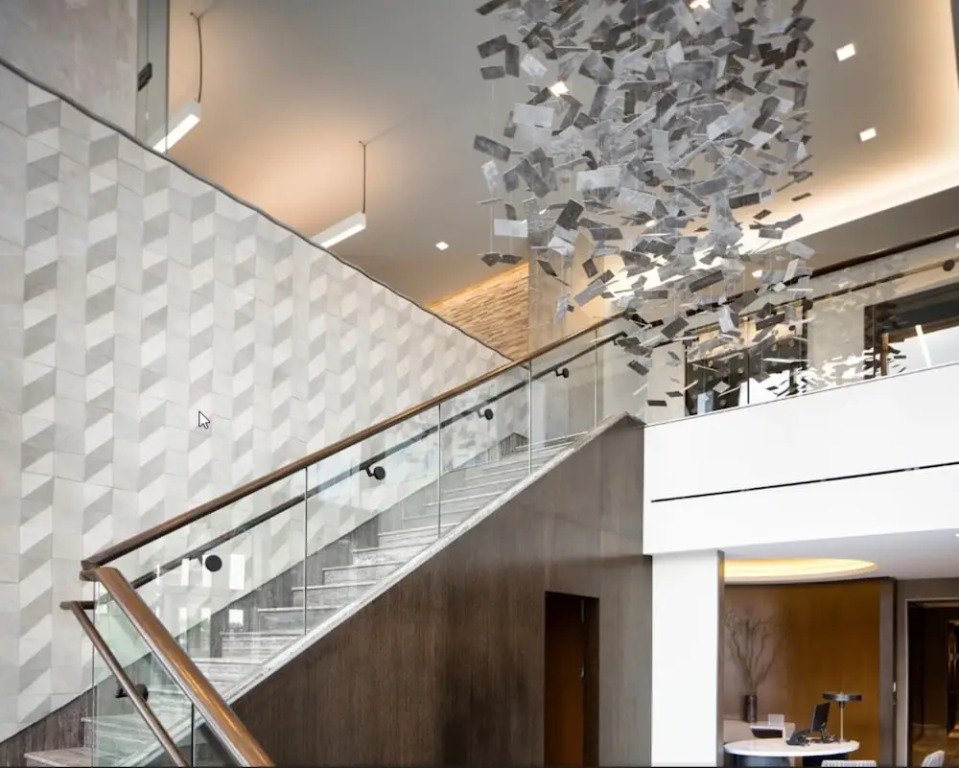 Global Luxury Suites at Harbor Point