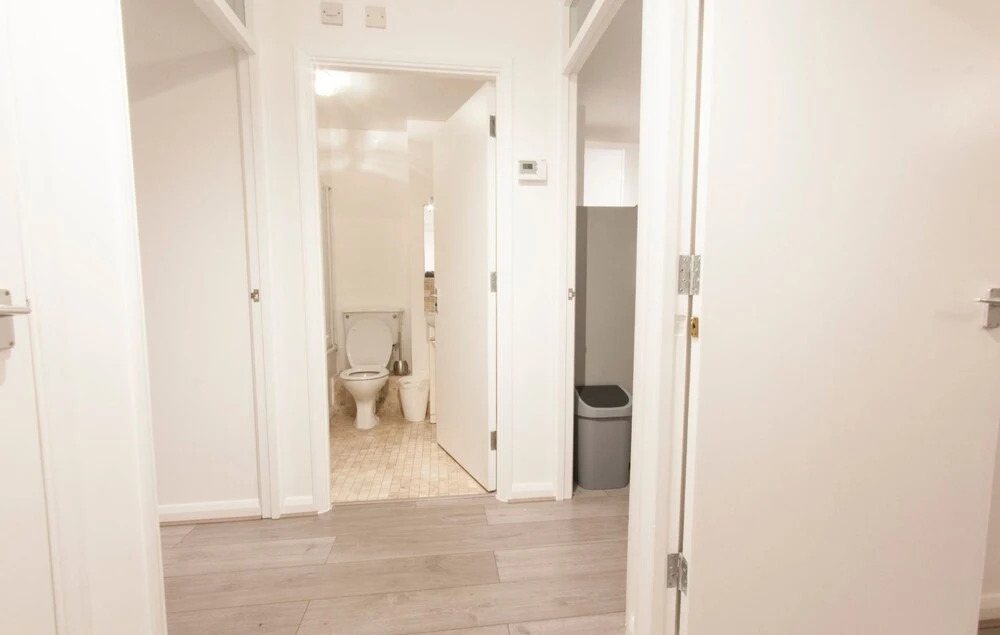 Newly Refurbished 2-br Flat for 5 in London