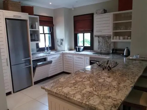 Papay Suite by Simply-Seychelles