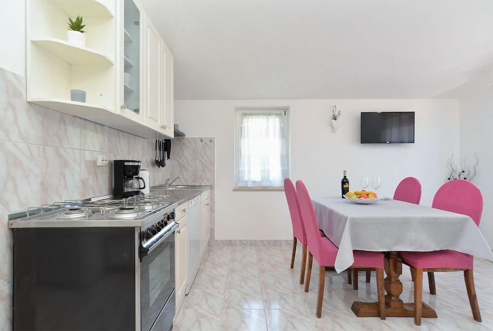 Apartments Emil 596