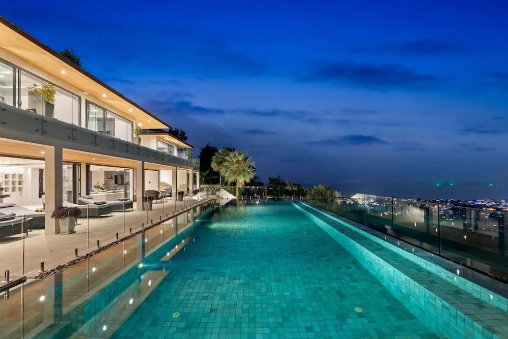 Villa Firefly