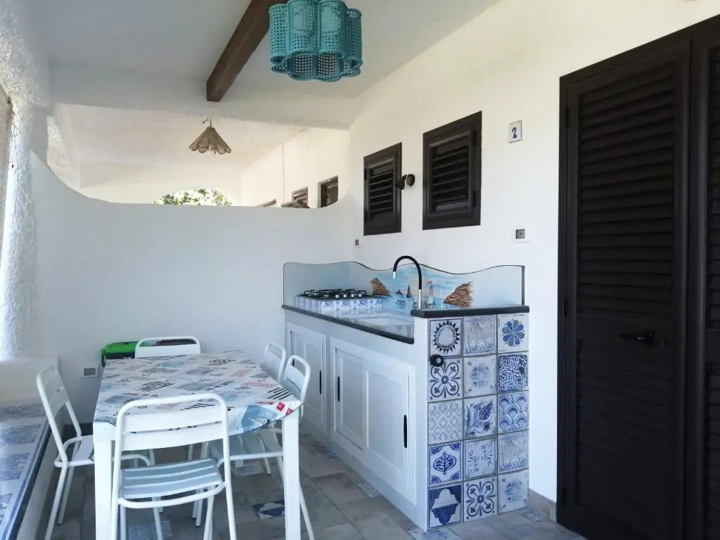 2 bedrooms house at Vulcano 100 m away from the beach with enclosed garden