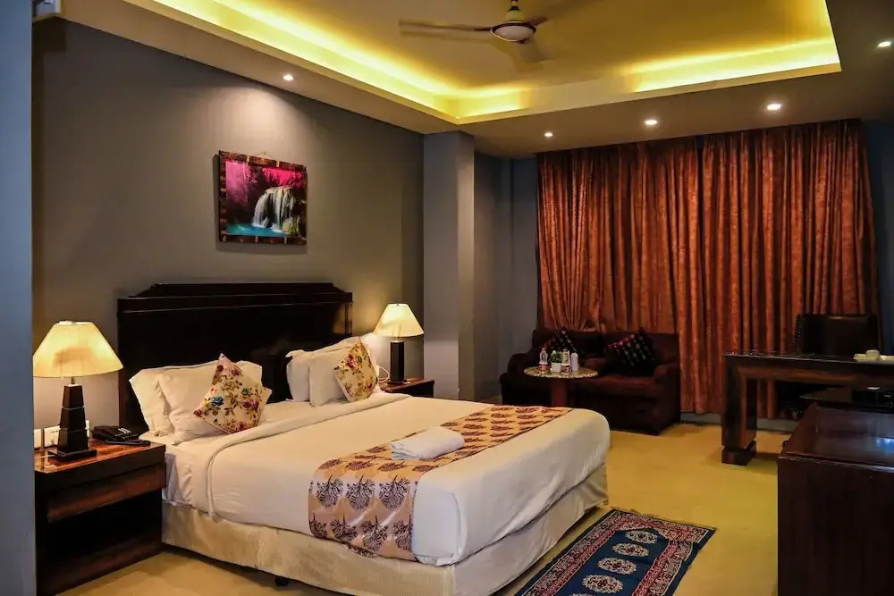 V Hotel TSSG near Delhi IGI Airport
