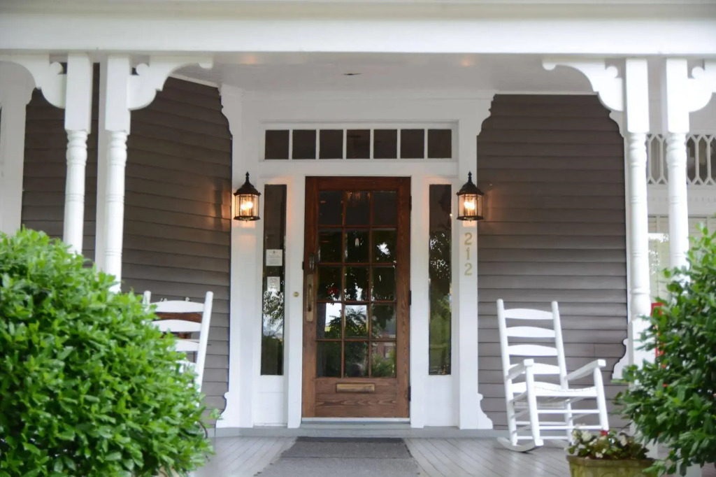 Bluff View Inn