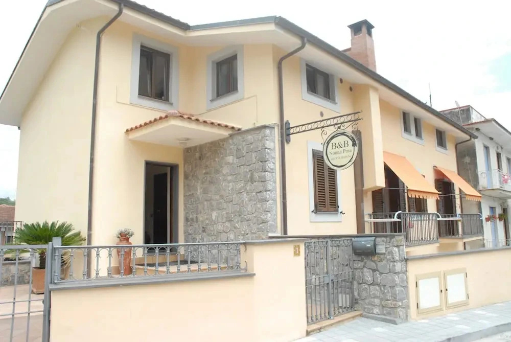 Nonna Pina Traditional & Elegant B&B