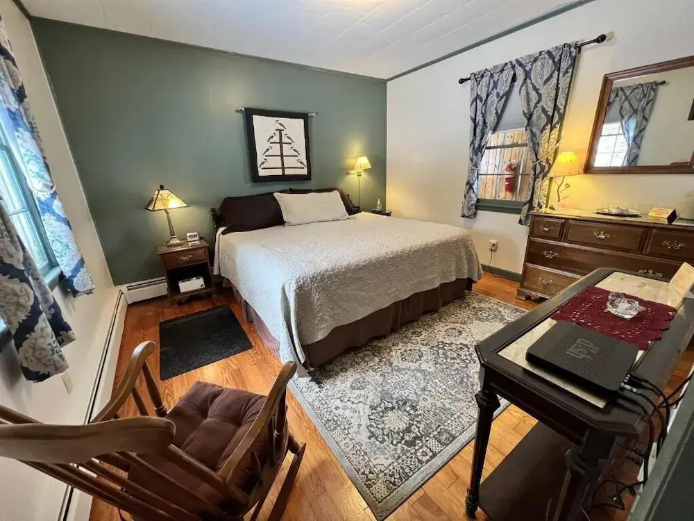 Alamoosook Lakeside Inn Orland