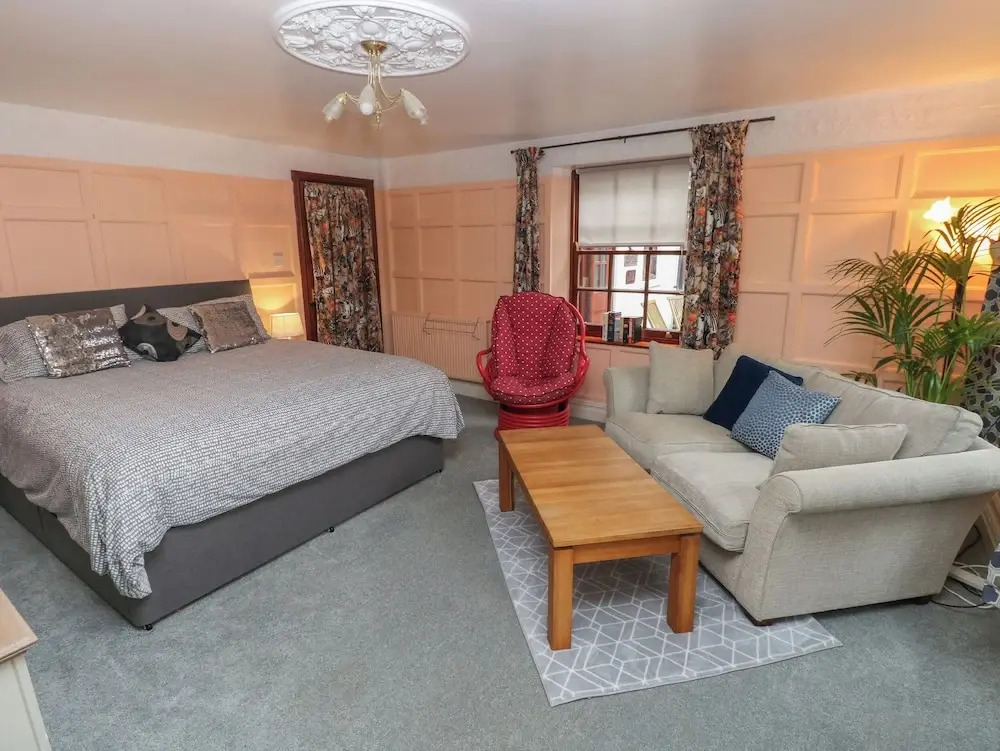 The Laurels Flat