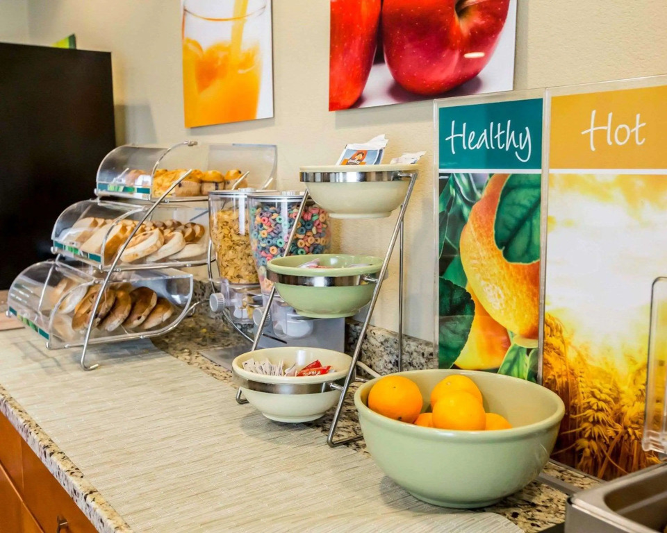 Quality Inn Chesterton near Indiana Dunes National Park I-94