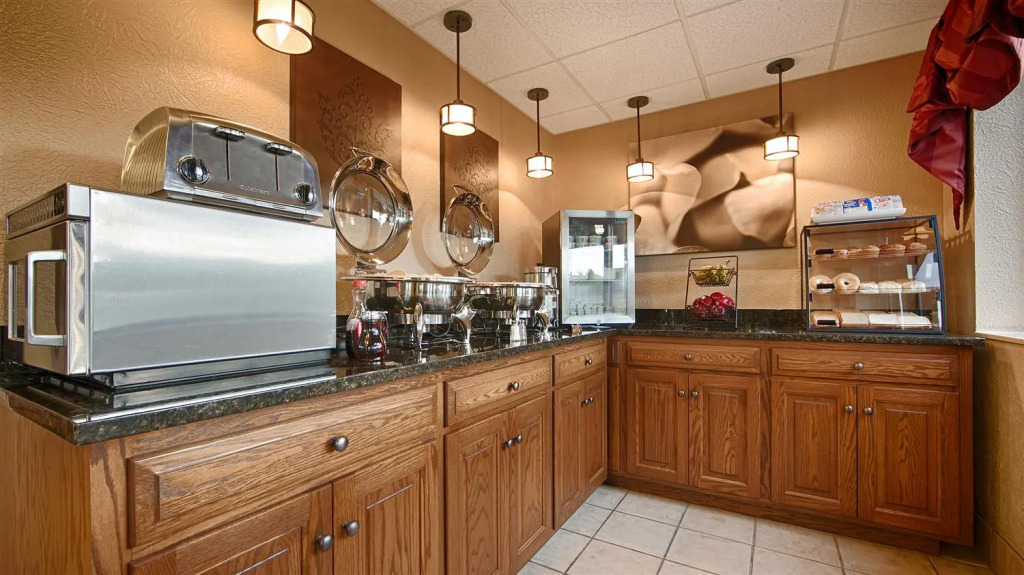 Best Western PLUS Caldwell Inn