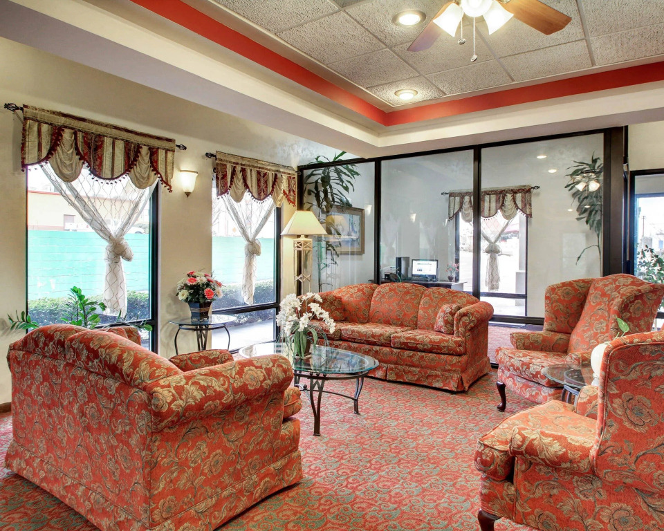 Quality Inn & Suites Clinton - Jackson West