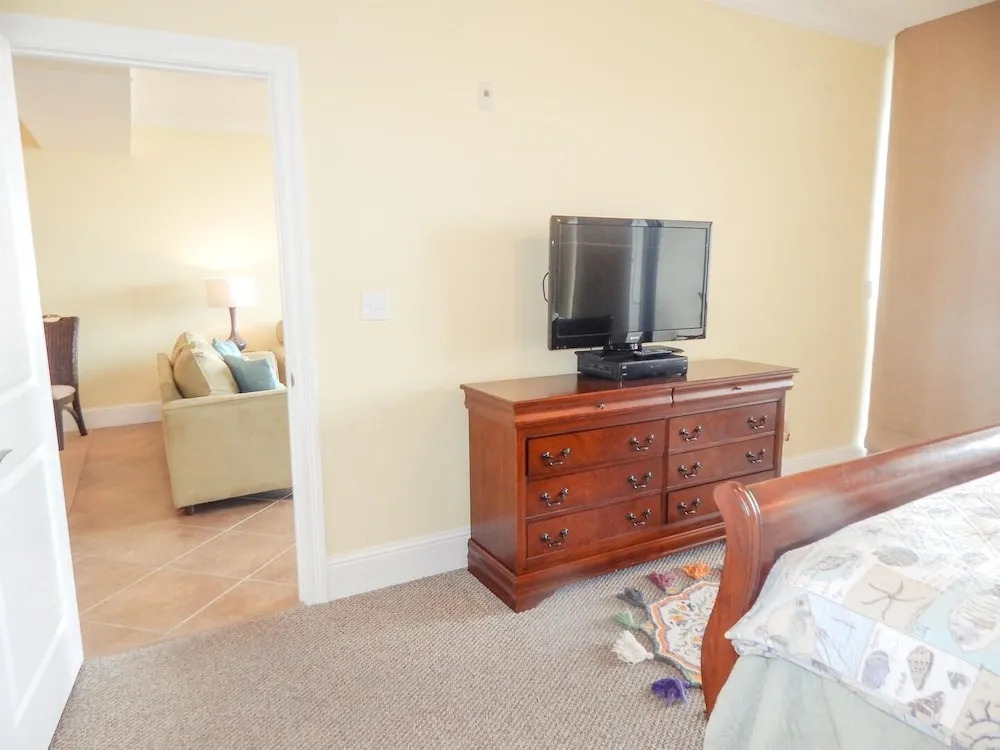 407 Holiday Isle 407 3 Bedroom Condo