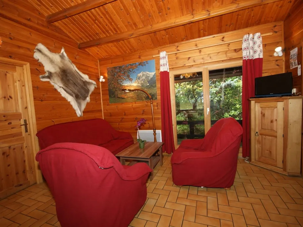 Wooden, Quietly-located Chalet With Garden on the Edge of the Forest in the French Countryside