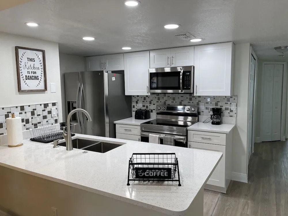 Modern Luxury Apartment Close Disney