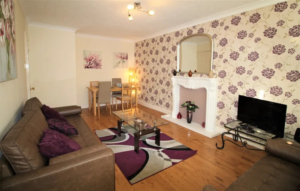 2 Bedrooms - Large Balcony Apartment & Parking