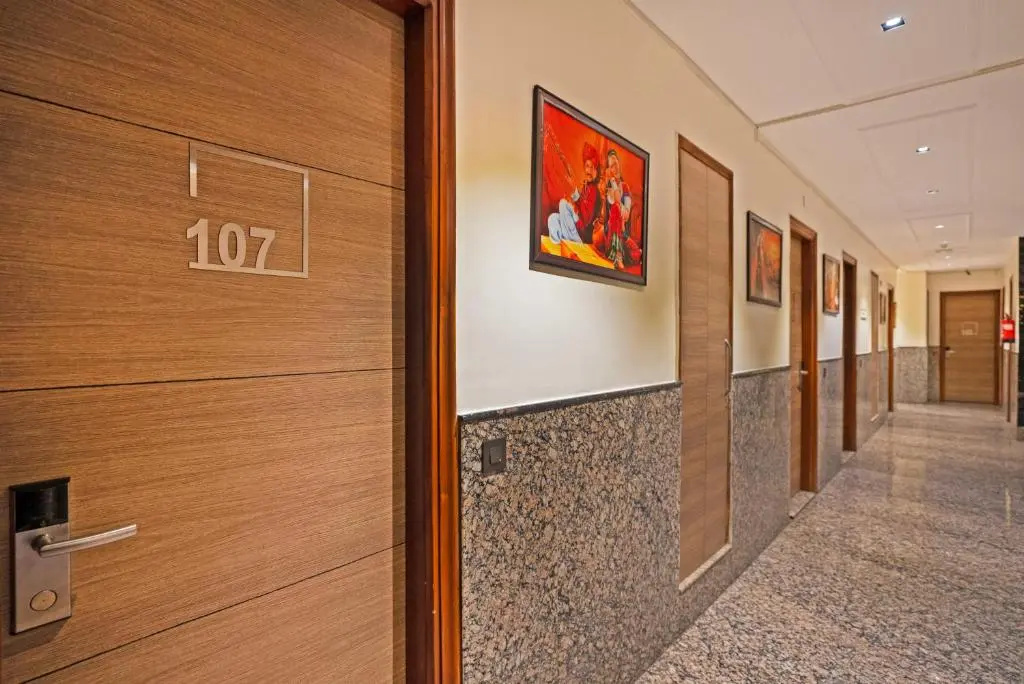 The Riverstone Inn - Near India Expo Centre and Mart