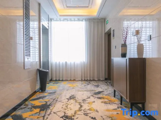 Yeste International Hotel (Nanning South Lake Park Macun Subway Station)