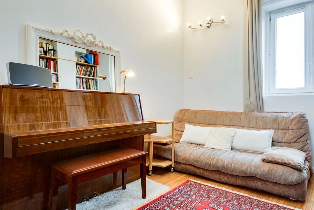 Book-lovers Abode in the 4th Arrondissement