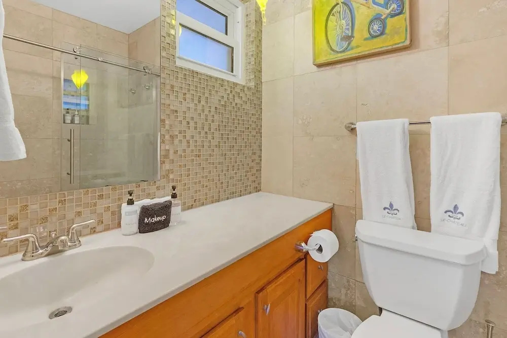 Chic 3BR Sanctuary Steps From The Drive Paradise