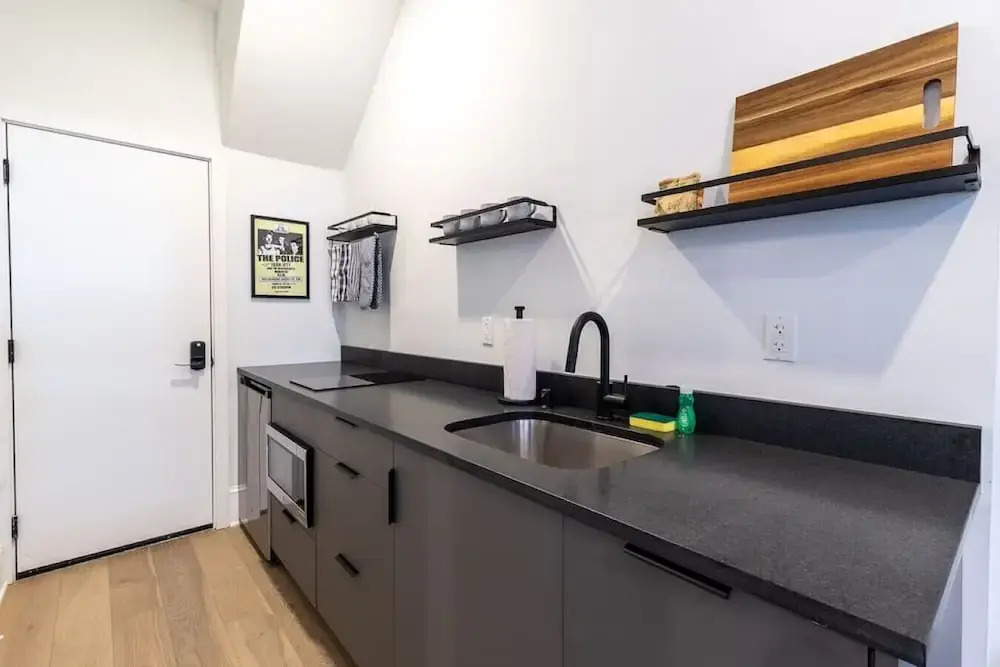 Thena Hotel - Huge Studio - Midtown