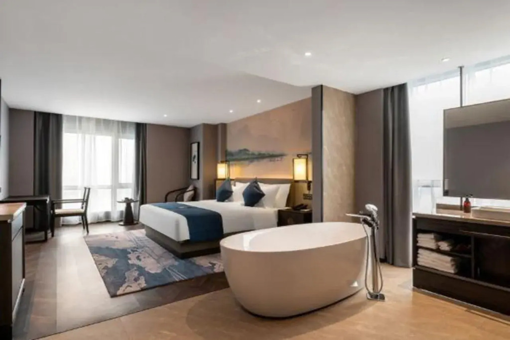 Rezen Dong Hotel