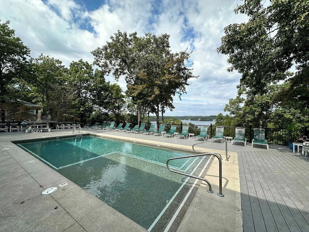 Sunset Point Lakeview Home Near Margaritaville