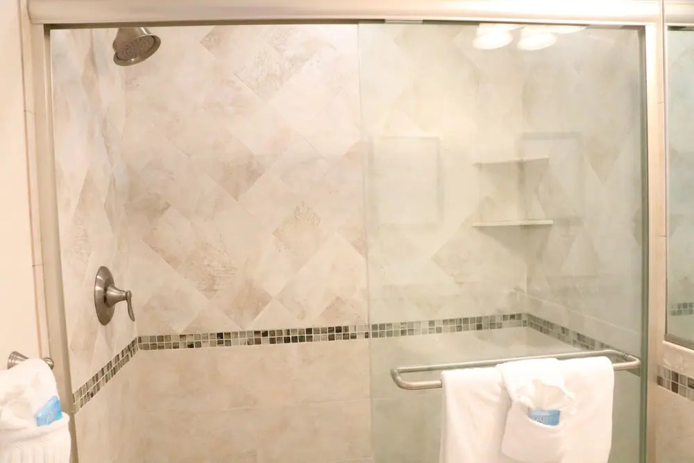 Jamaica Royale 015 - 1 Br Apts