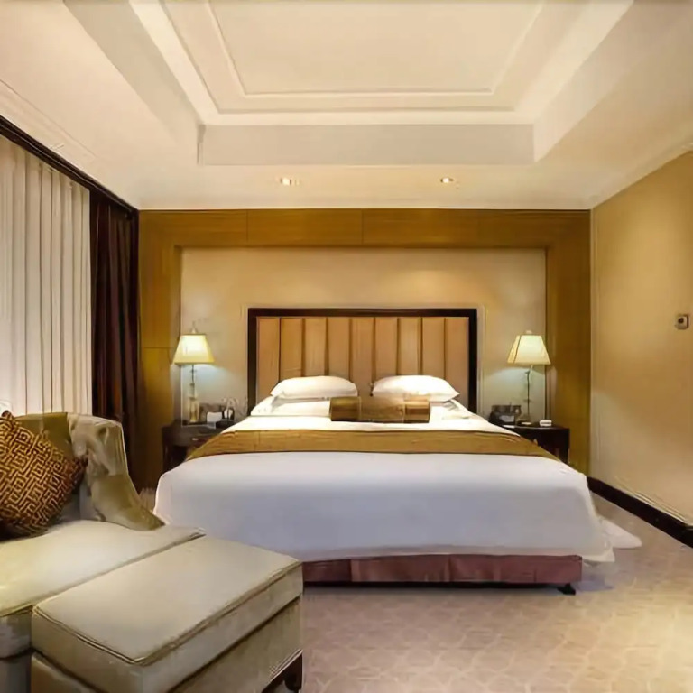 Royal Hotel