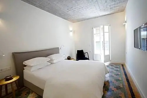 Plues 43 suites Athens / C