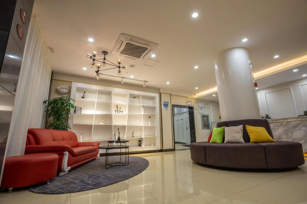 Elan Inn Jingpin Kunming Henglong Shopping Plaza