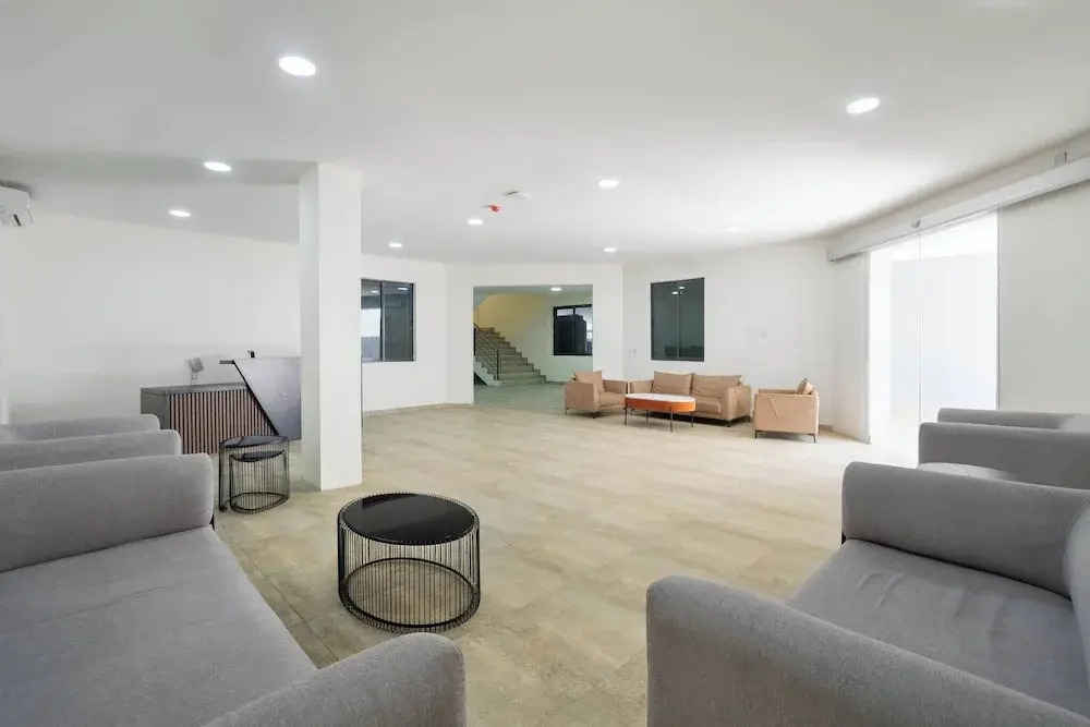 Chic Waterfront 2BR in Lekki Phase 1 - 5 Star Apt