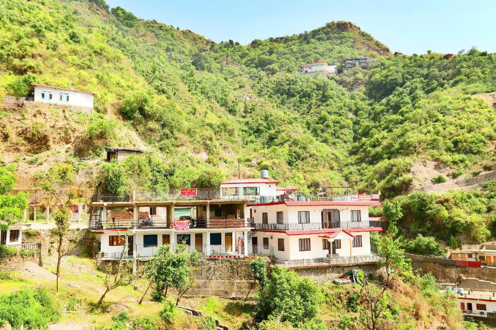 SPOT ON 37977 Parth Home Stay