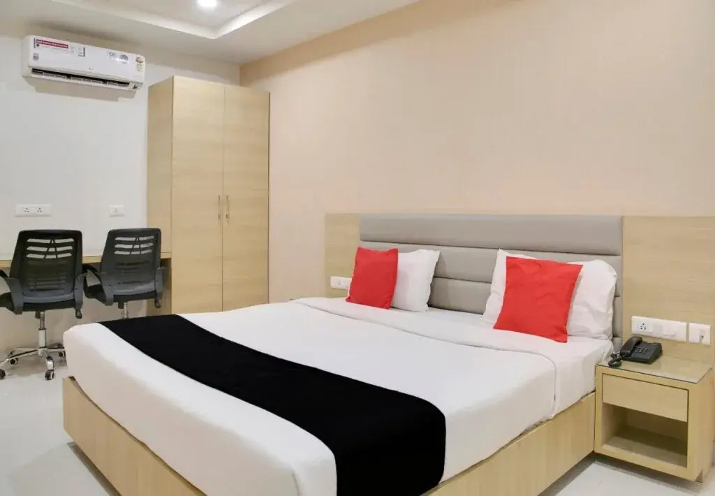 FabHotel Veeraj Suites