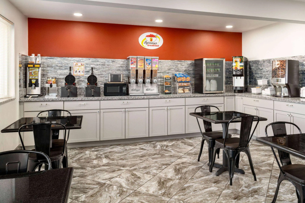 Super 8 by Wyndham Columbus Edinburgh