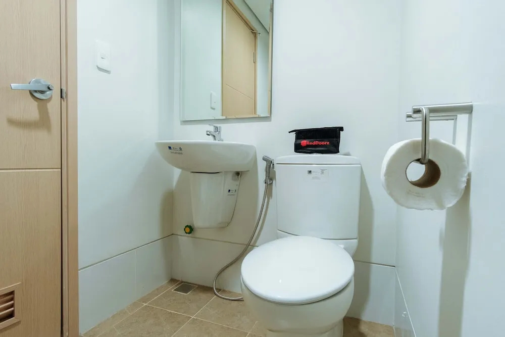 RedDoorz Plus @ Silk Residences Sta. Mesa
