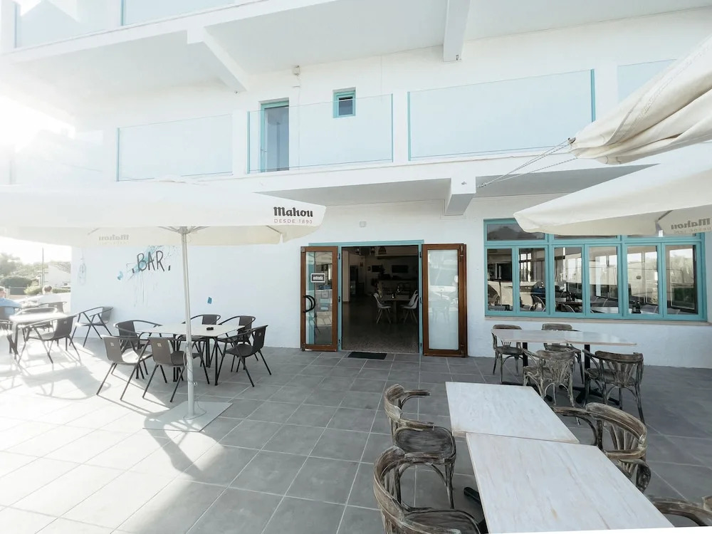 Hostal Cala Llombards