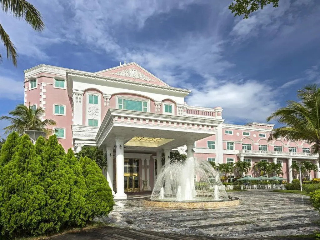 Le Beau Max Resort