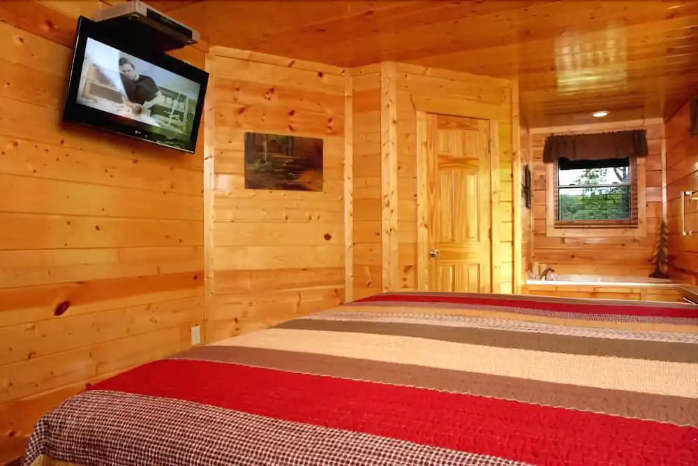 Together Again 2 Bedroom Home with Hot Tub