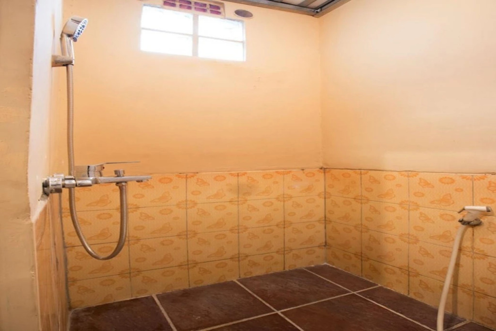 OYO 298 Gemilang Guesthouse Near Siloam Hospitals Kelapa Dua