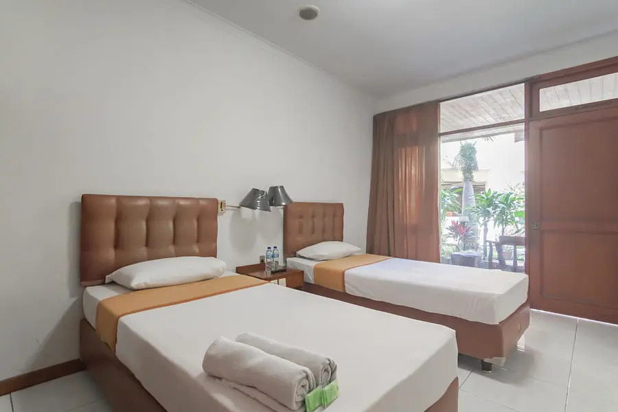 Dequr Hotel Dipati Ukur Mitra RedDoorz
