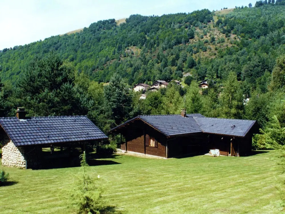 Wooden, Quietly-located Chalet With Garden on the Edge of the Forest in the French Countryside