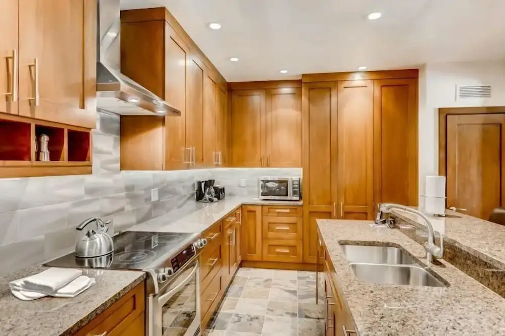 Ski In, Ski Out, 2 Bedroom Luxury Residence With Hot Tub Access And Expansive Views