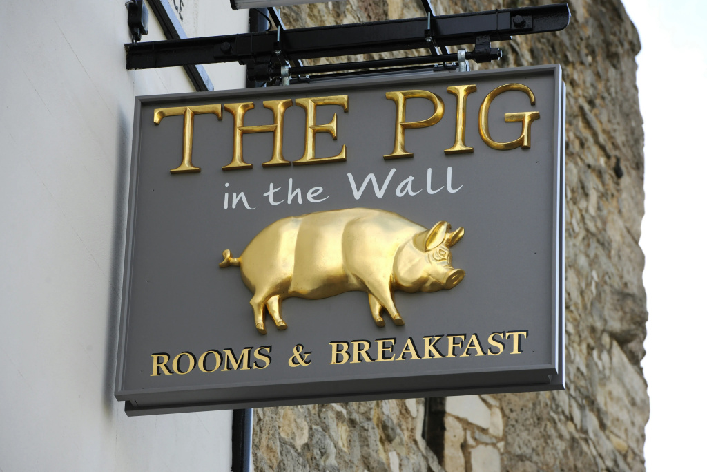 THE PIG in the Wall - Southampton