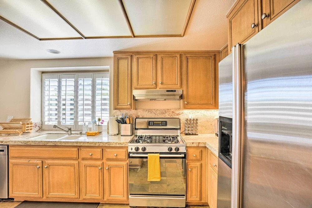 Indian Wells Oasis w/ Pool: Walk to Tennis Garden!