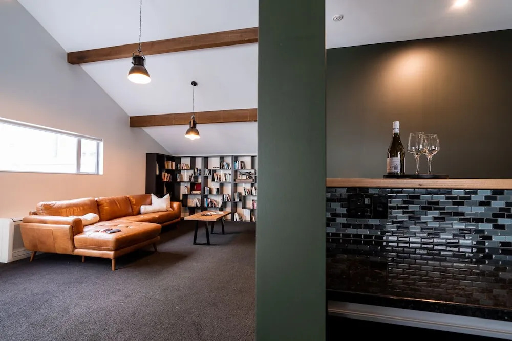 The Cobbler Hotel