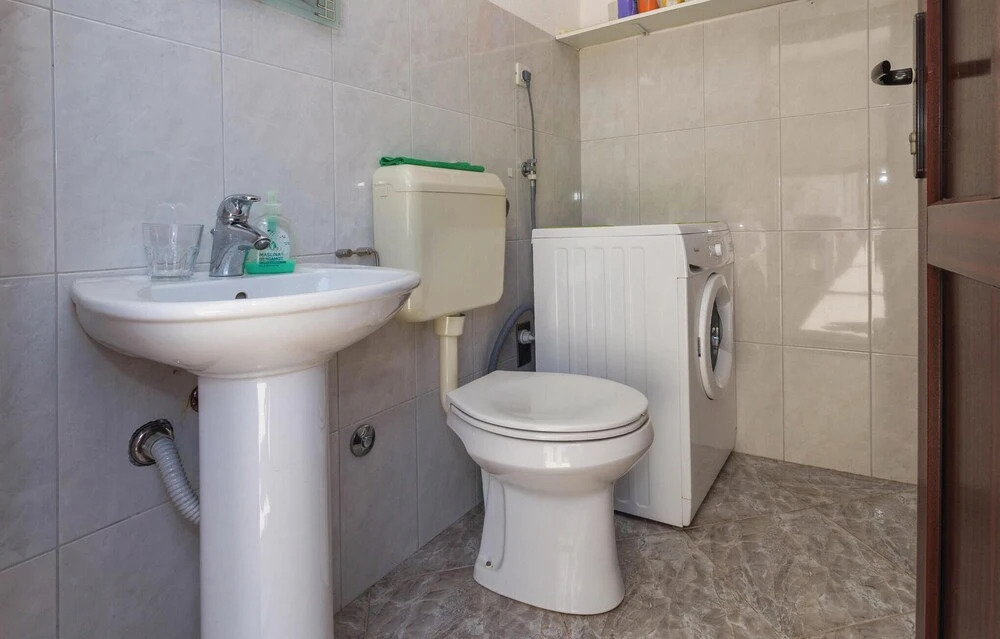 Awesome Home in Savudrija With Wifi and 2 Bedrooms
