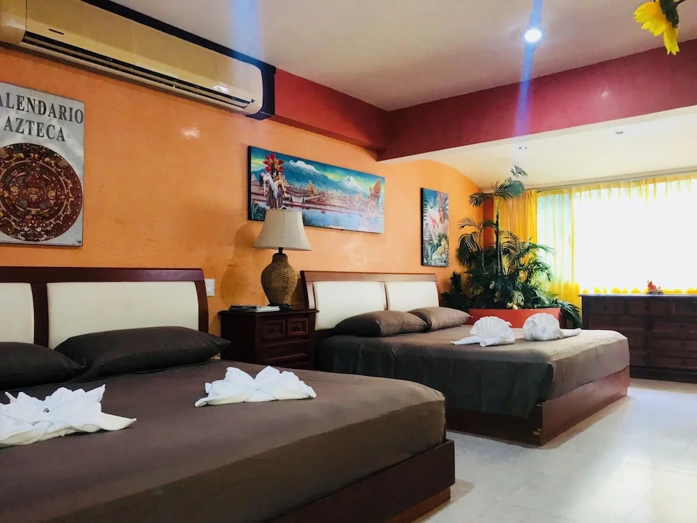 Beautiful 8 People Townhouse Villa Located in Playacar Phase 2