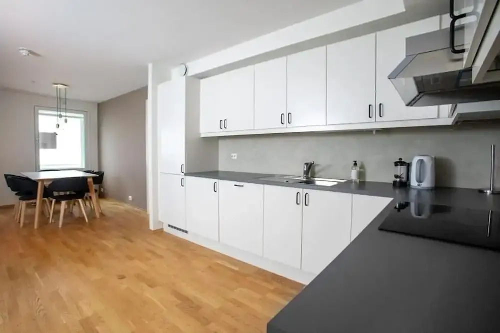 3 Bedroom Apartment With Free Parking